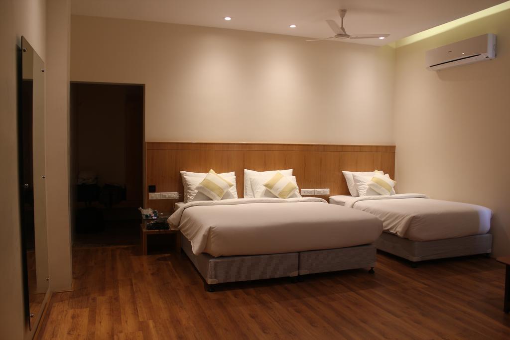 Vinnca Lrn Excellency Salem Room photo